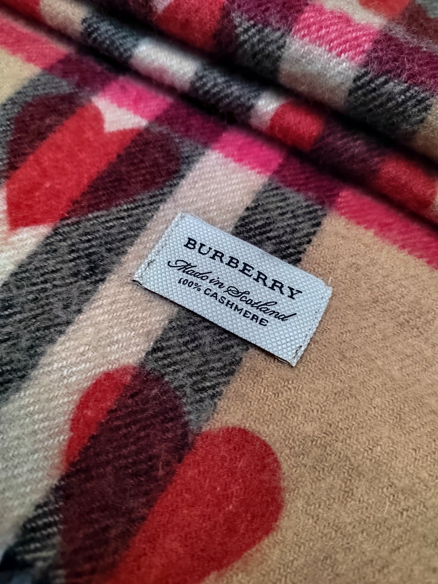 Burberry Heart Scarf, Nova Check Pattern Beige Scarf 100% Cashmere- SCOTLAND